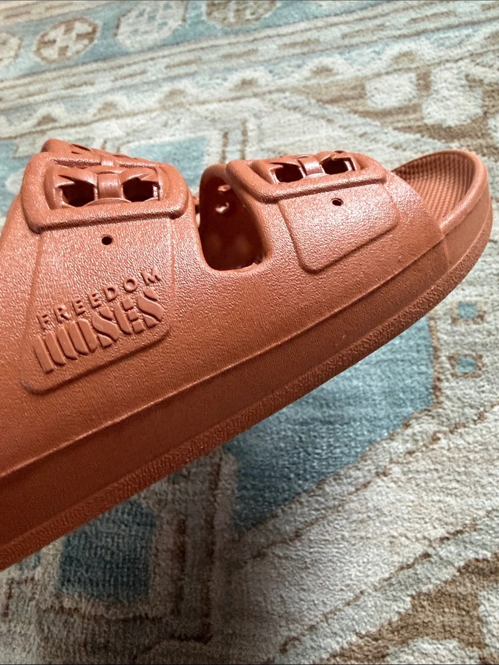 Women’s Free Moses Slide Sandals in Paz Coffee